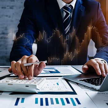 اإلدارة المالیة